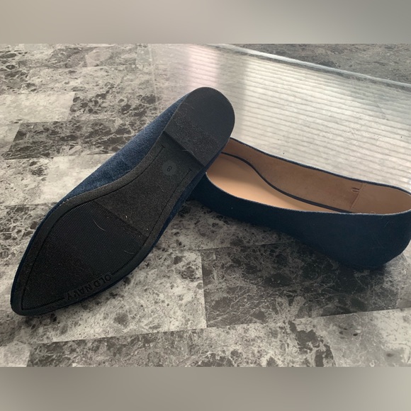 Old navy ladies size 8 navy blue flats brand new condition - Picture 2 of 3